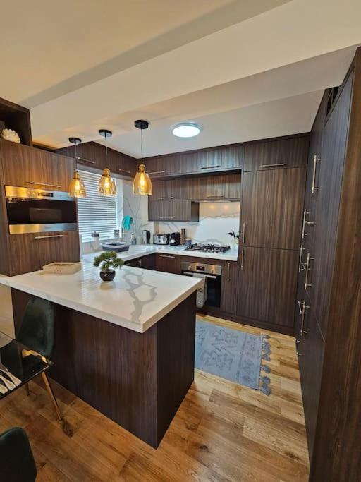Comfortable Two Bedroom Flat Brighton Екстериор снимка