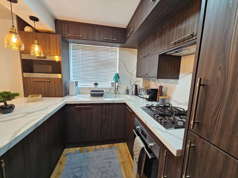 Comfortable Two Bedroom Flat Brighton Екстериор снимка